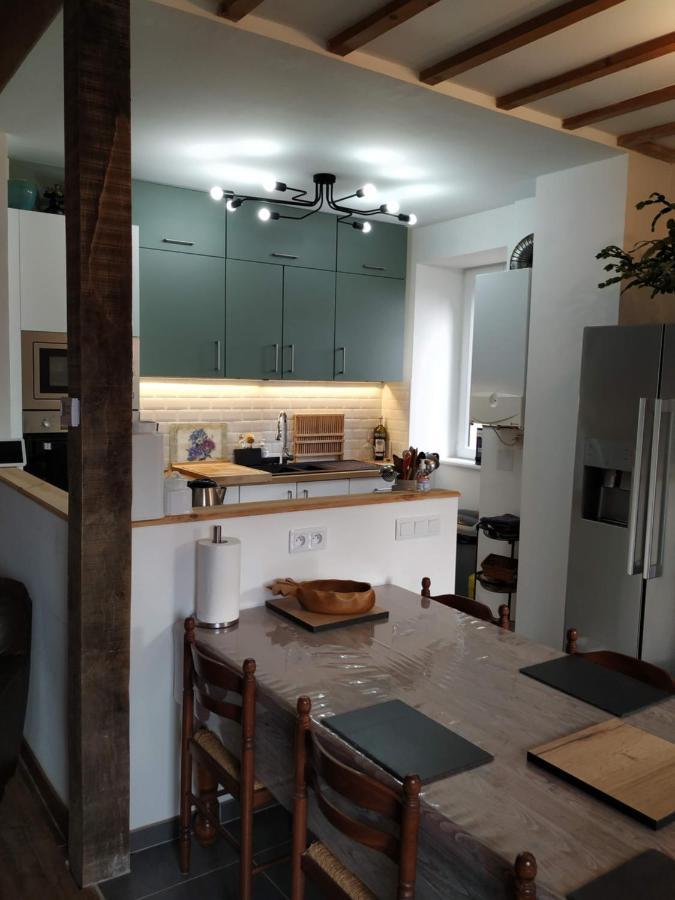 Isigny-le-Buat Le Jardin B&B מראה חיצוני תמונה