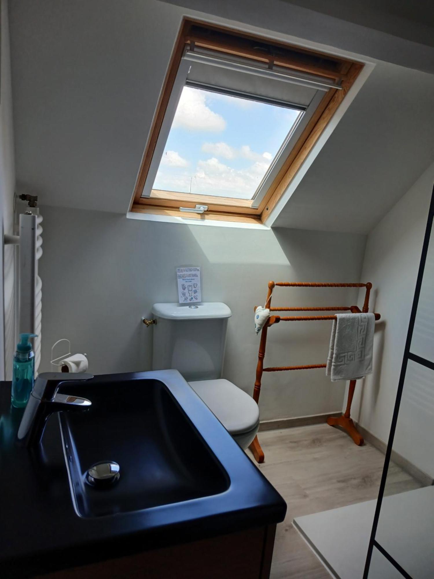 Isigny-le-Buat Le Jardin B&B מראה חיצוני תמונה
